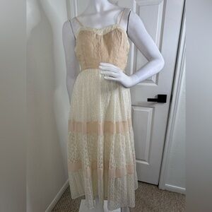 Champagne & Strawberry Elegant Cream Lace Dress Size Medium. G43